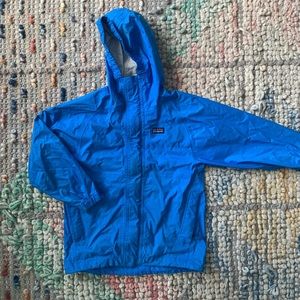 Kids XS Patagonia rain coat - lifetime guarantee